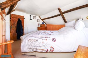 Bedroom- click for photo gallery